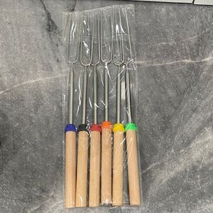 Colorful Wooden Handle Extendable marshmallow/Hot Dog Roasting Fork Set.
